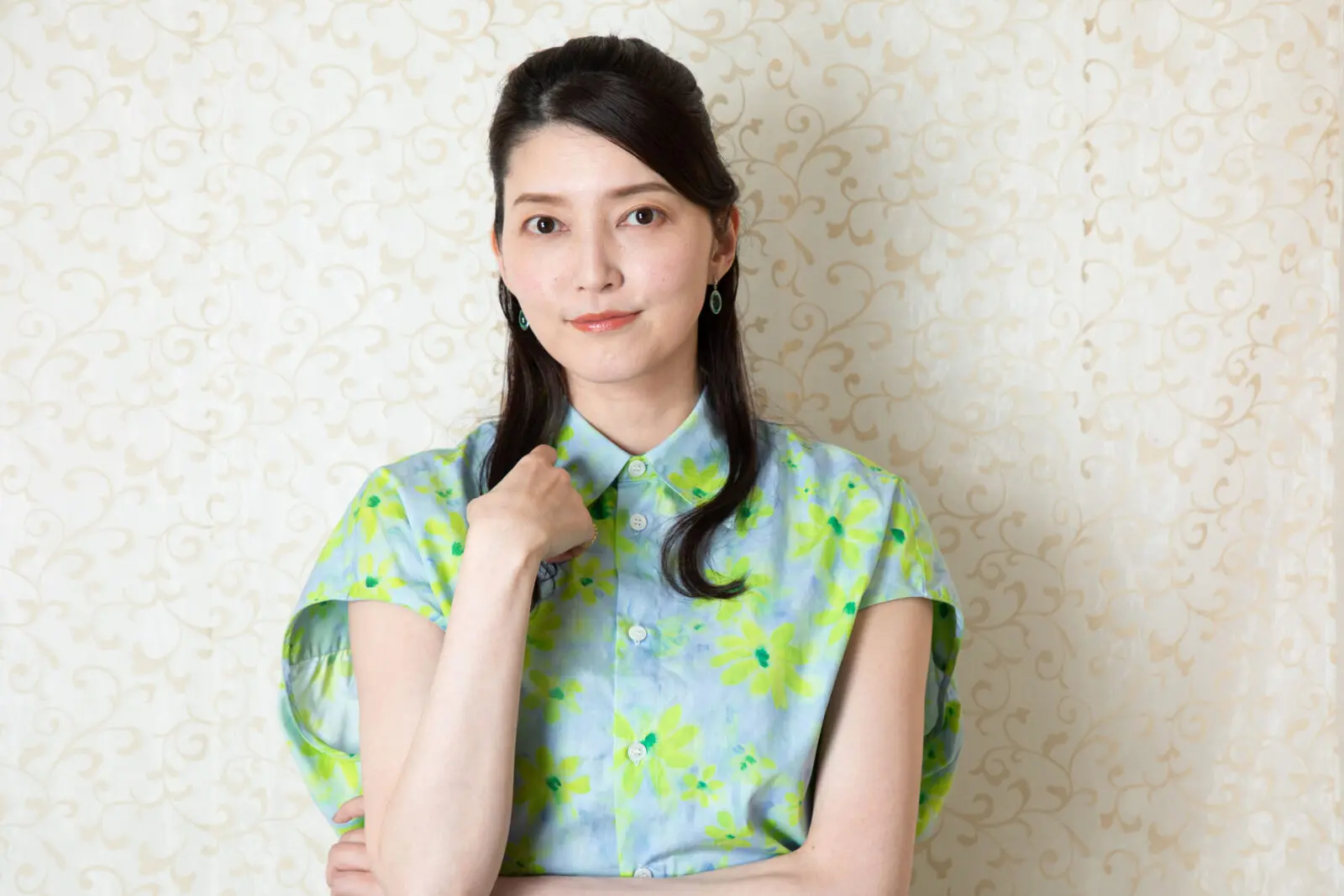 宝塚 朝夏まなと 朝夏まなとがWOWOW「宝塚プルミエール」2022年度のナレーターに