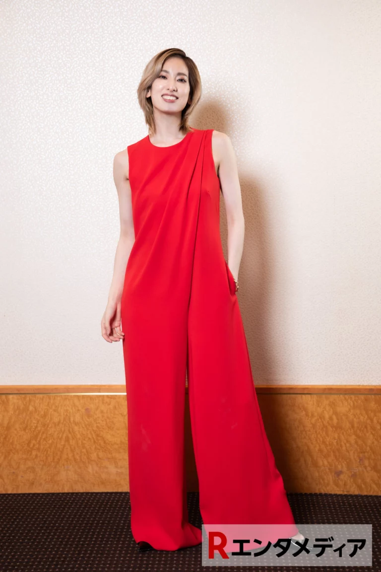柚香光、宝塚退団後初の舞台で“鬼”に挑戦　劇団☆新感線出演への想いを語る：インタビュー前編記事内の9枚中10番目の写真
