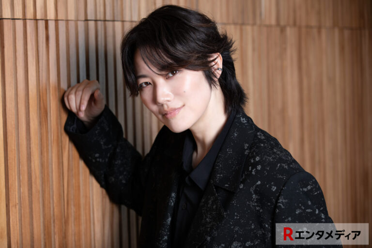 七海ひろきインタビュー：ライブツアー『One-man LIVE773“Crystal”』への思い記事内の4枚中7番目の写真