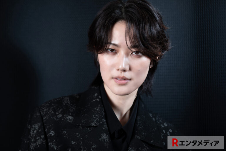 七海ひろきインタビュー：ライブツアー『One-man LIVE773“Crystal”』への思い記事内の7枚中7番目の写真