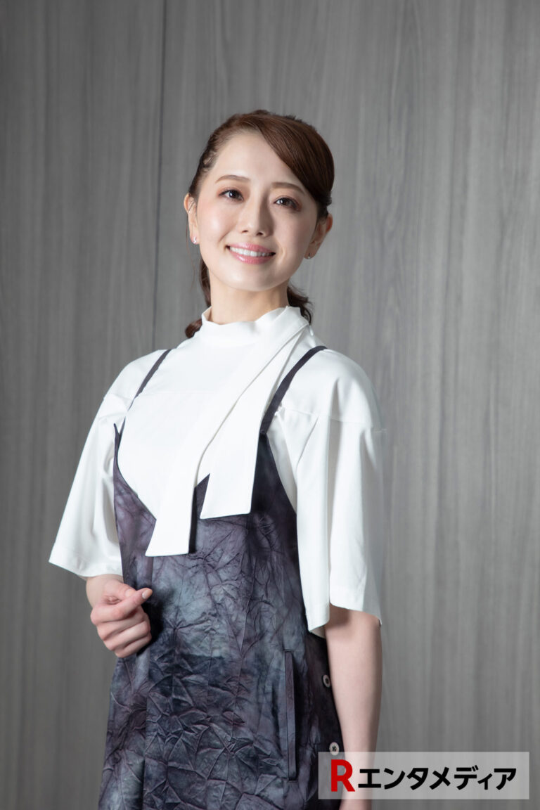 朝月希和が喜劇に挑戦！『歌喜劇／〜蘇る市場三郎 冥土の恋〜』でみせる“新たな顔”：インタビュー前編記事内の1枚中9番目の写真