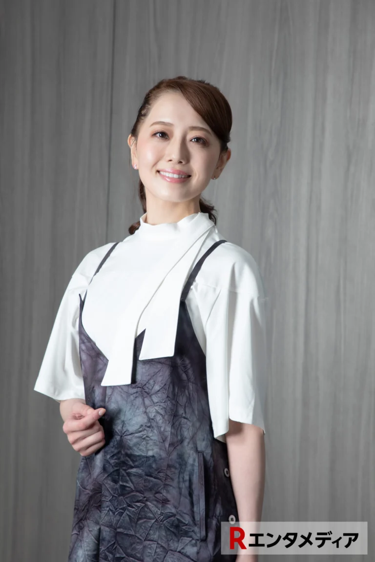 朝月希和が喜劇に挑戦！『歌喜劇／〜蘇る市場三郎 冥土の恋〜』でみせる“新たな顔”：インタビュー前編記事内の1枚中9番目の写真