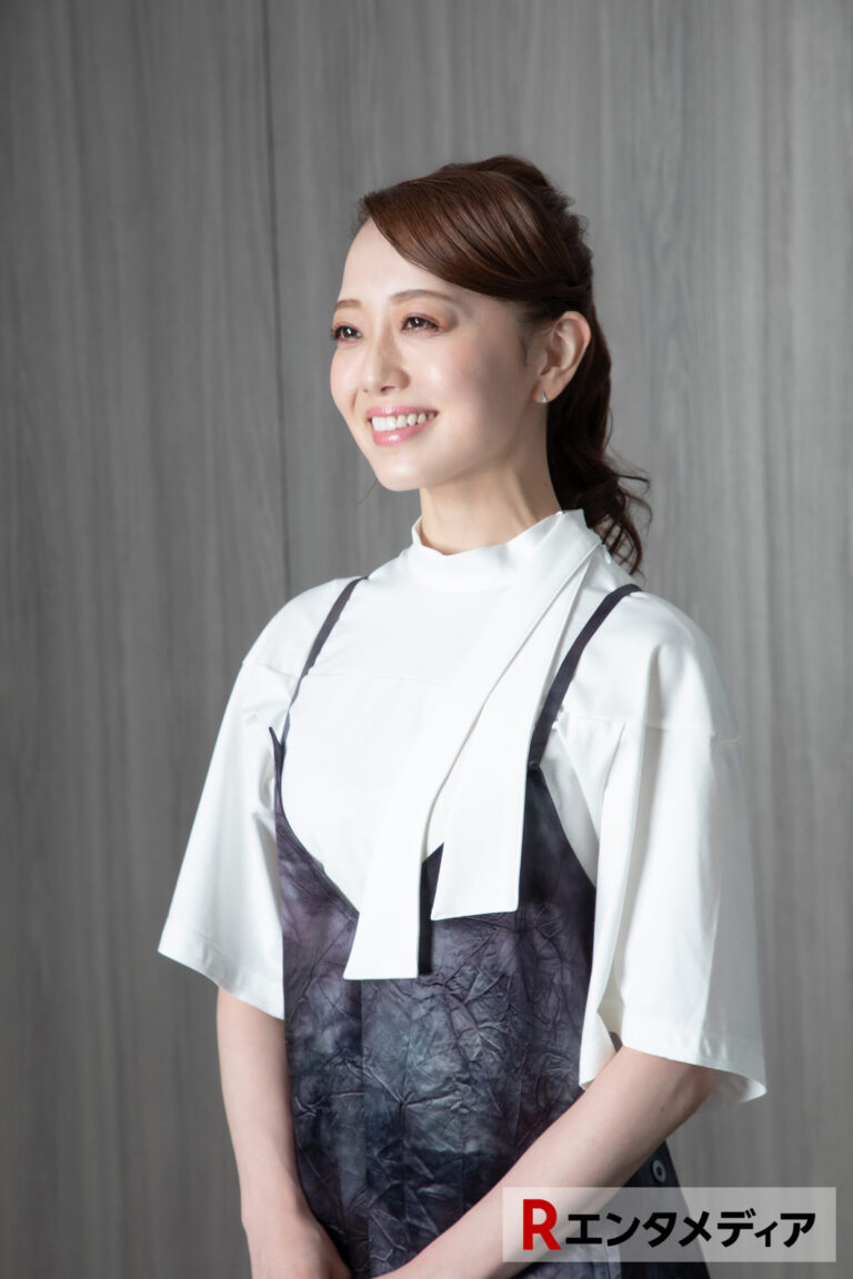 朝月希和が喜劇に挑戦！『歌喜劇／〜蘇る市場三郎 冥土の恋〜』でみせる“新たな顔”：インタビュー前編記事内の2枚中9番目の写真