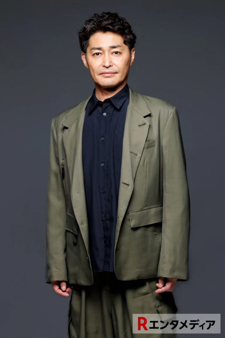 安田顕×水上恒司インタビュー：『連続ドラマＷ　怪物』で人間の“狂気”に迫る記事内の6枚中11番目の写真