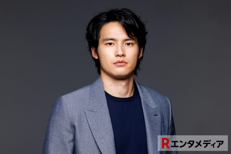 安田顕×水上恒司インタビュー：『連続ドラマＷ　怪物』で人間の“狂気”に迫る記事内の9枚中11番目の写真