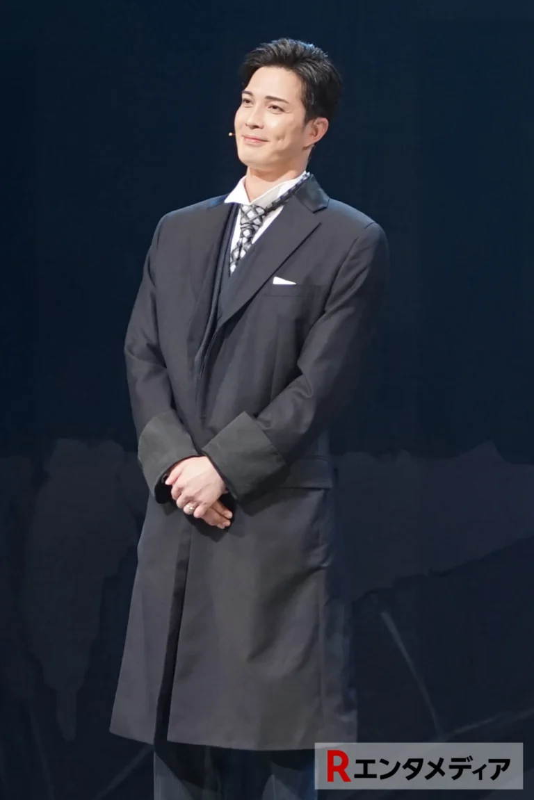 柚希礼音＆愛希れいか、「生き抜く」覚悟！ミュージカル『マタ・ハリ』会見記事内の8枚中19番目の写真