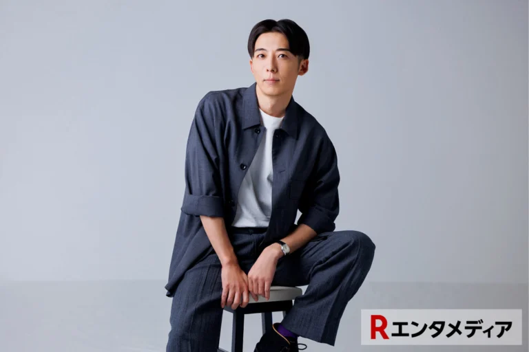高橋一生インタビュー：『1972 渚の螢火』の魅力&俳優としてのアイデンティティを語る記事内の2枚中8番目の写真